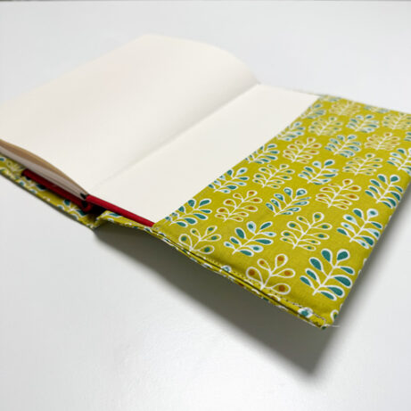 Obal na&nbsp;knihu z&nbsp;plátna - šijeme kabelky