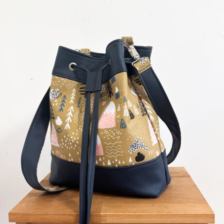 Bára Mikulášková - kabelkové mafiánky - bucket bag